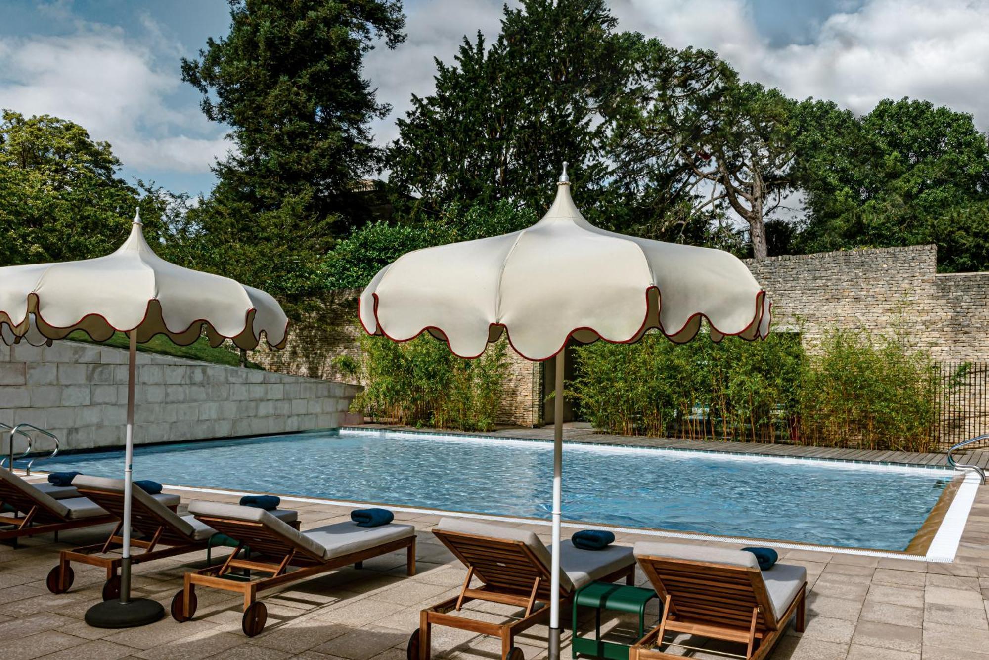 Cowley Manor Experimental Hotel Cheltenham Exterior photo