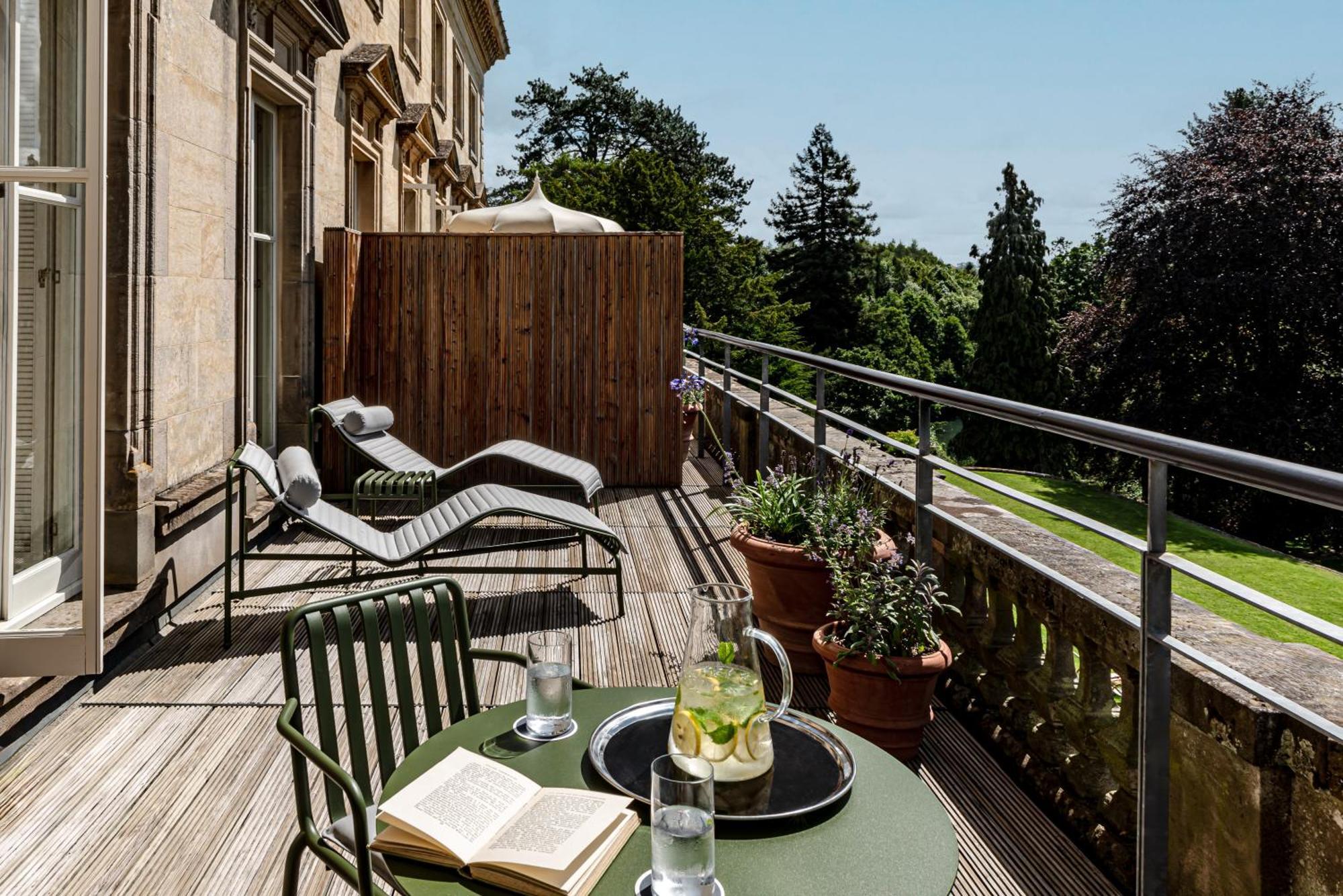 Cowley Manor Experimental Hotel Cheltenham Exterior photo