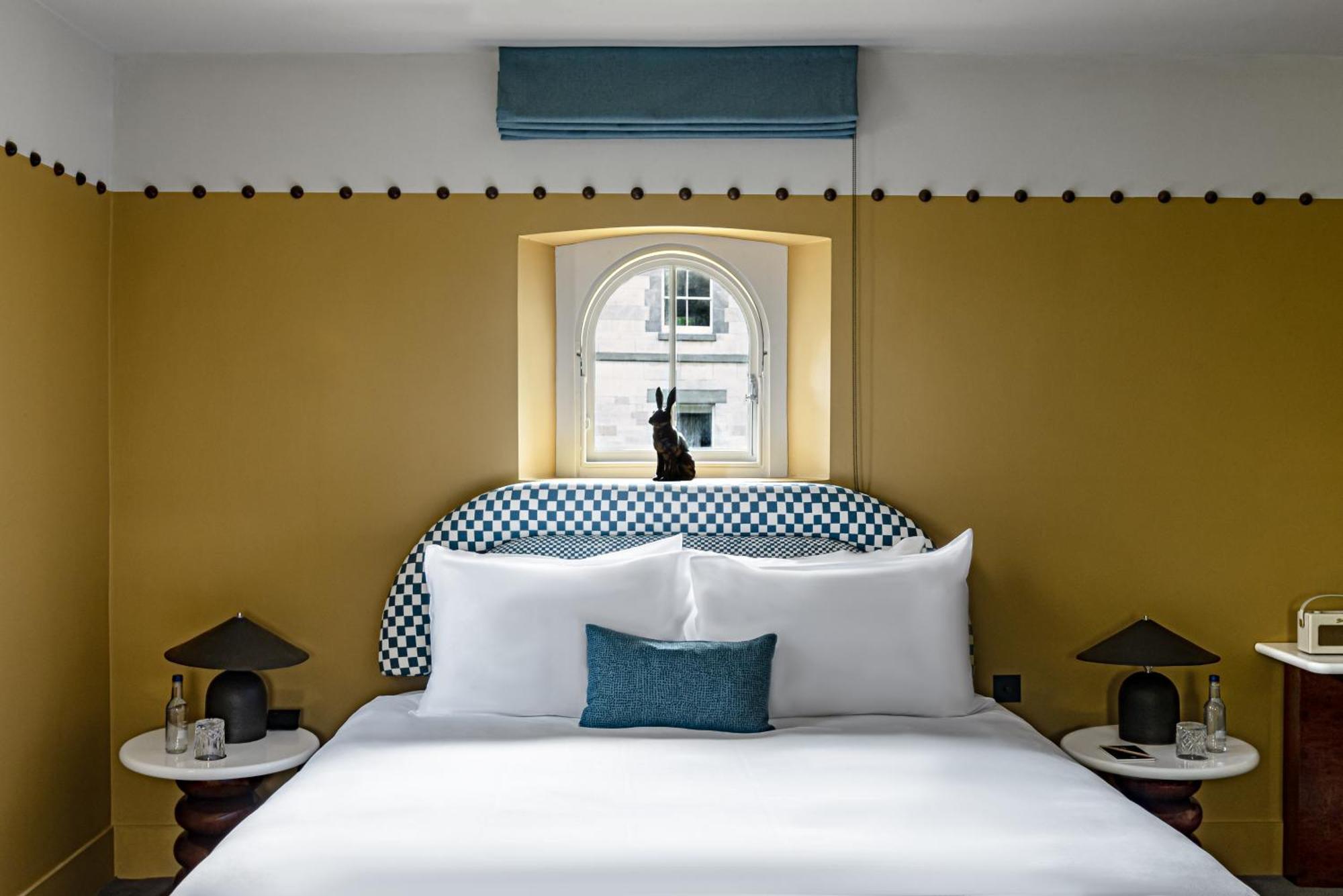 Cowley Manor Experimental Hotel Cheltenham Exterior photo