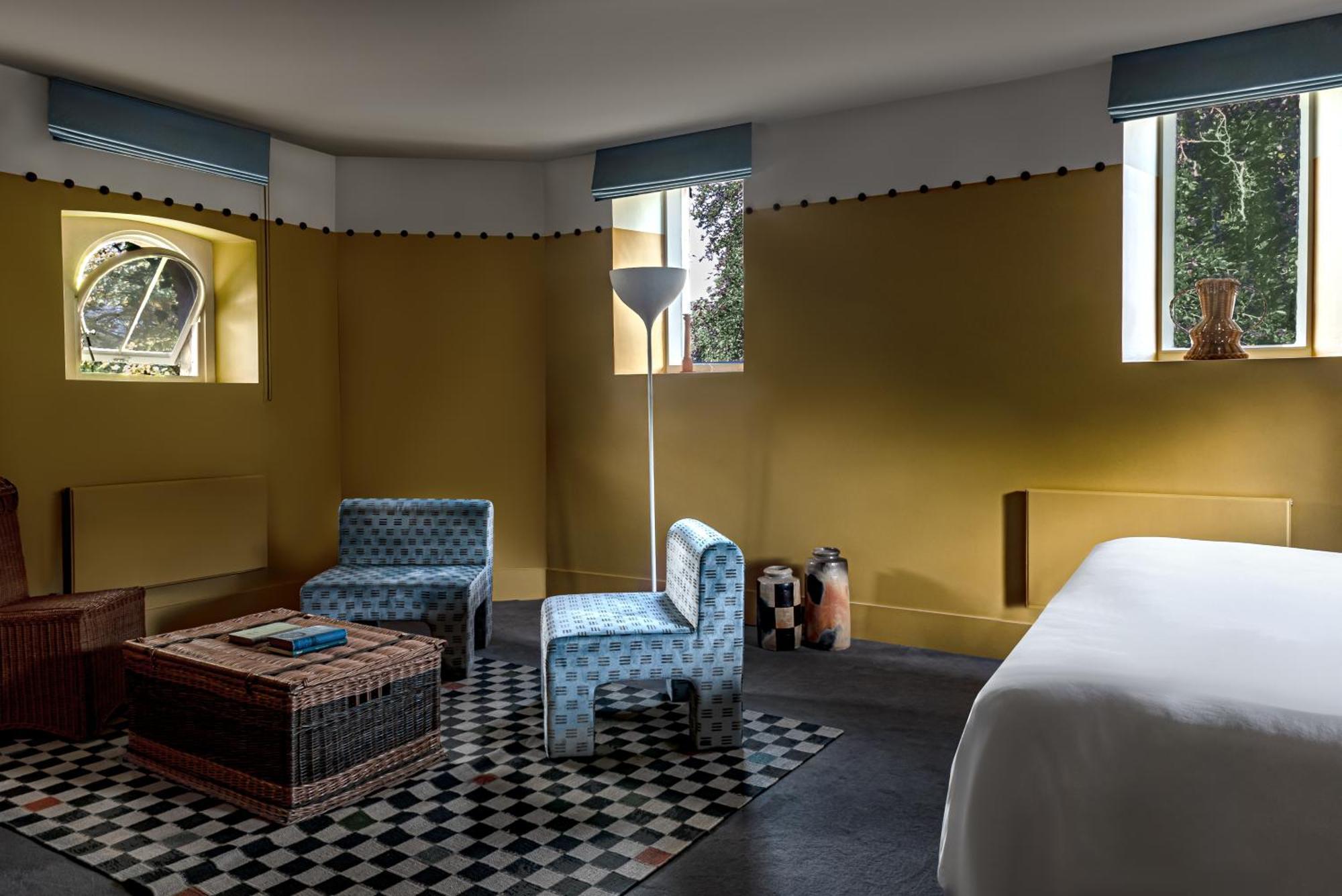 Cowley Manor Experimental Hotel Cheltenham Exterior photo