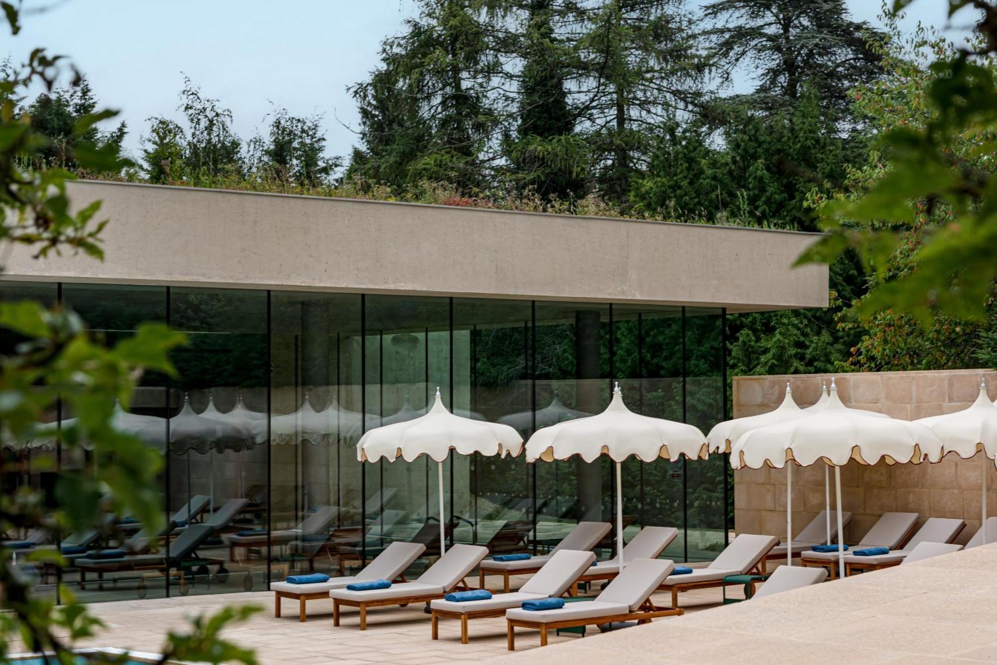 Cowley Manor Experimental Hotel Cheltenham Exterior photo