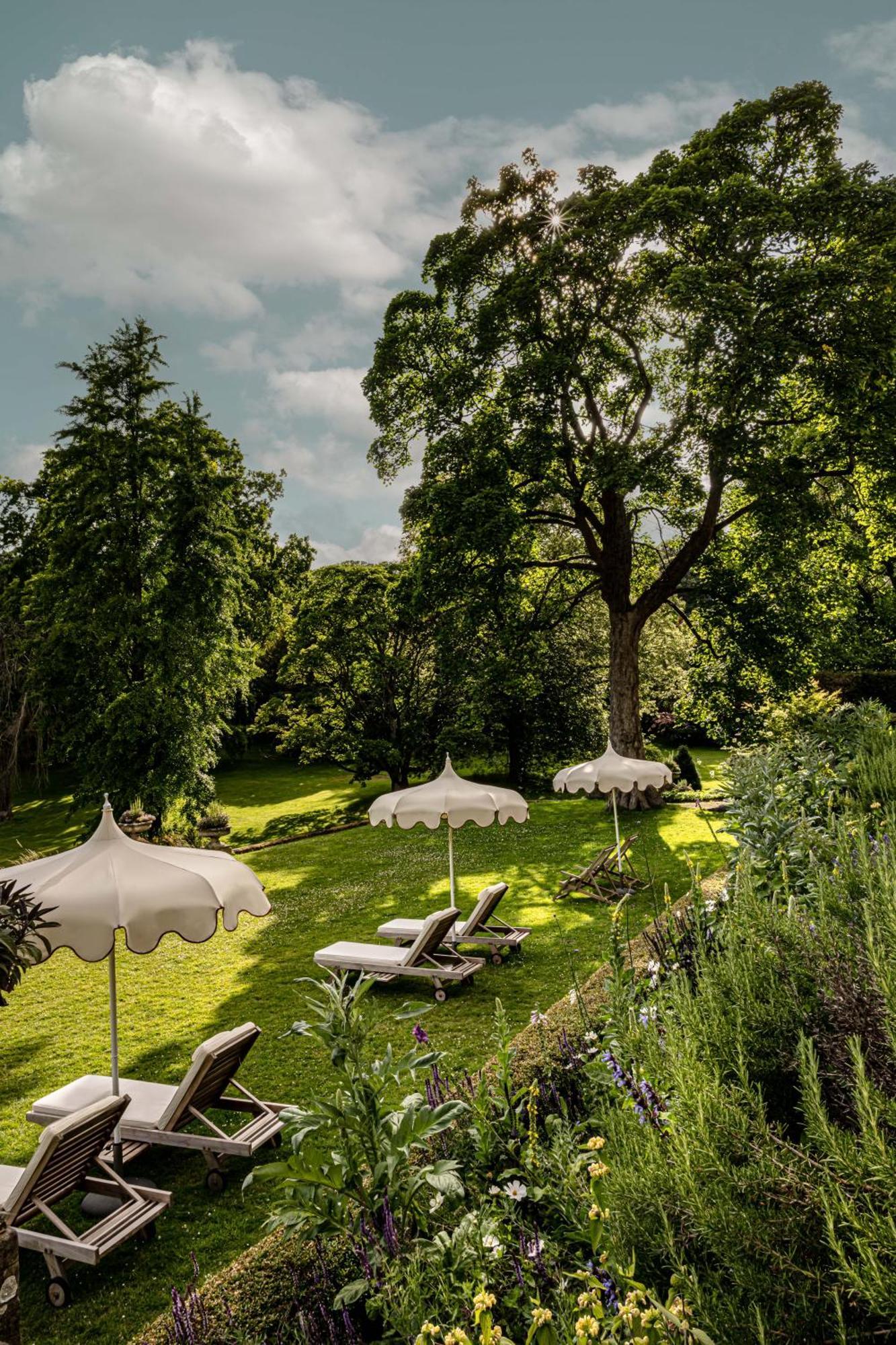 Cowley Manor Experimental Hotel Cheltenham Exterior photo